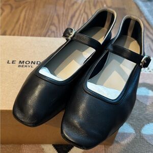 Le Monde Beryl Black Leather ballet Mary Jane Flats $585 retail